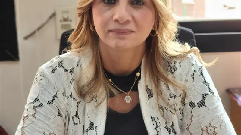 حنان كامل قائماً بأعمال عميد كلية الآداب بجامعة عين شمس