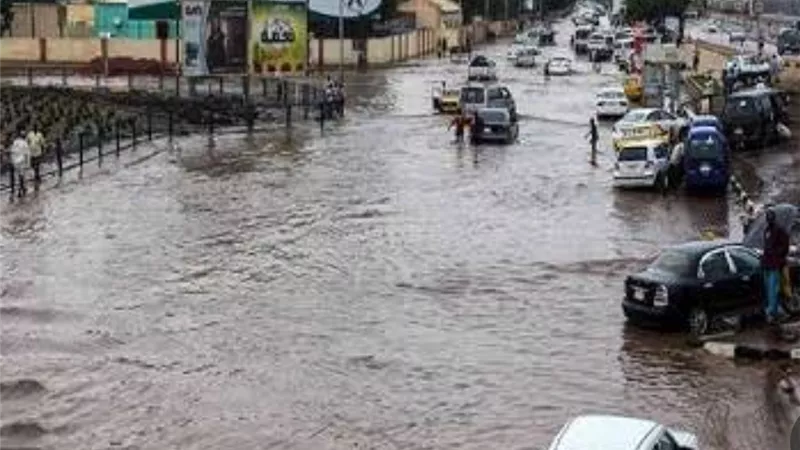 موريتانيا.. مصرع 4 أشخاص بينهم طفل بسبب الفيضانات