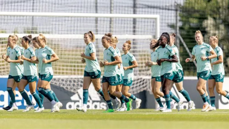 رغم خسارة نهائى يورو 2022 .. استقبال حافل لمنتخب ألمانيا للسيدات