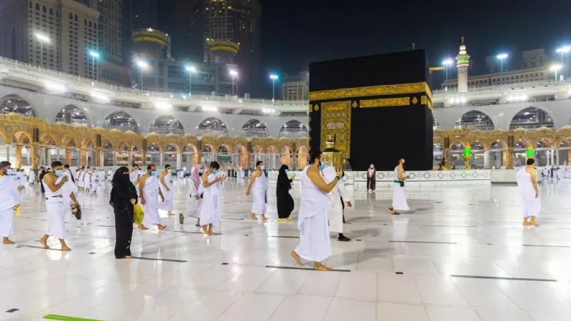 السعودية تصدر توضيحا جديدا بخصوص المعتمرين من خارج المملكة