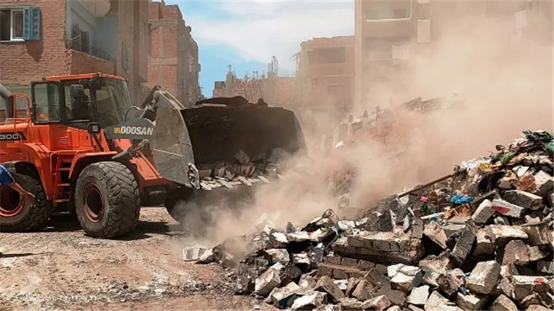 محافظة المنيا : ازالة 30 حالة تعدى بالبناء على املاك الدولة فى مغاغة وبنى مزار