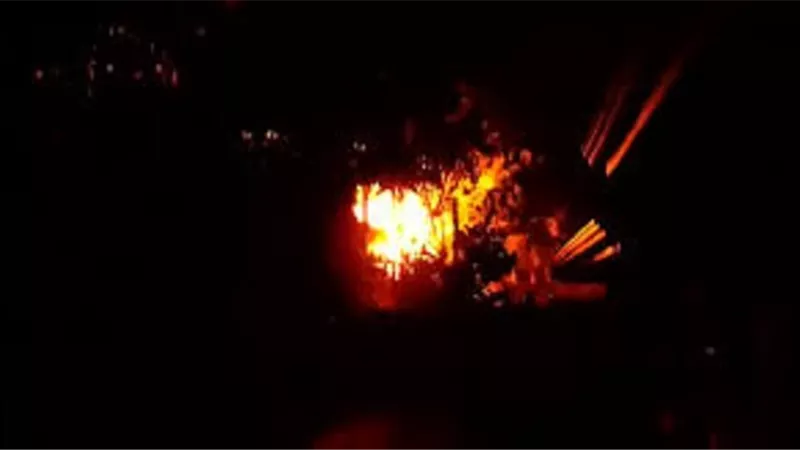 التحقيق مع 3 أشخاص للاشتباه بمشاركتهم في إشعال النيران بمنزل رئيس وزراء سريلانكا المستقيل