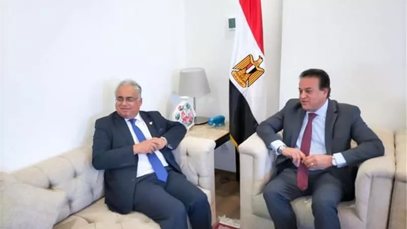 عبدالغفار يبحث مع ممثلي جامعة «هارفارد» التوسع في البرامج التدريبية المقدمة للأطباء