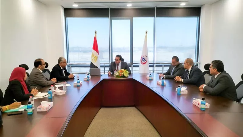 القائم بأعمال وزير الصحة يناقش مع جامعة هارفارد التوسع فى برامج الأطباء