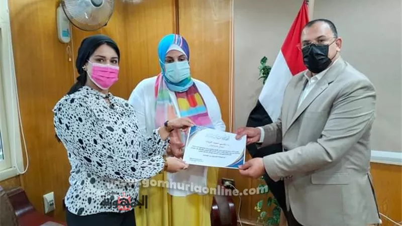 تكريم الحفناوي لأطباء العلاج الطبيعي والصيدلة المتميزين بالسويس