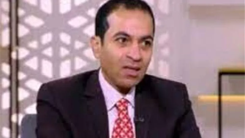 أستاذ تمويل : لو سعر الدولار وصل 30 جنيه تكلفة الرغيف هتبقي 4 جنيه .. فيديو