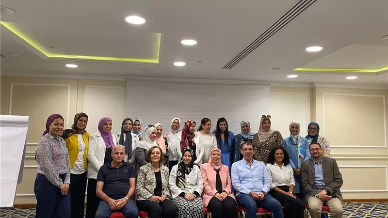 إزالة التعديات المخالفة ورفع الإشغالات على حرم الطرق والشوارع بالشرقية