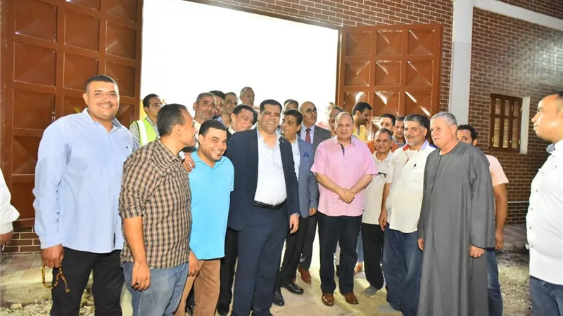 محافظ أسيوط يتفقد أعمال إنشاء مجمع خدمات المواطنين والخدمات الزراعية