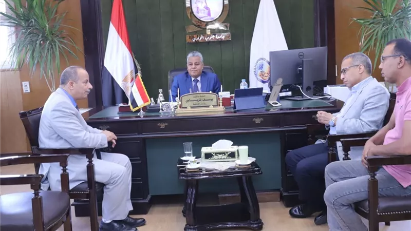 جامعة جنوب الوادى تشارك فى ملتقى التعليم فى قنا بين الواقع والمأمول