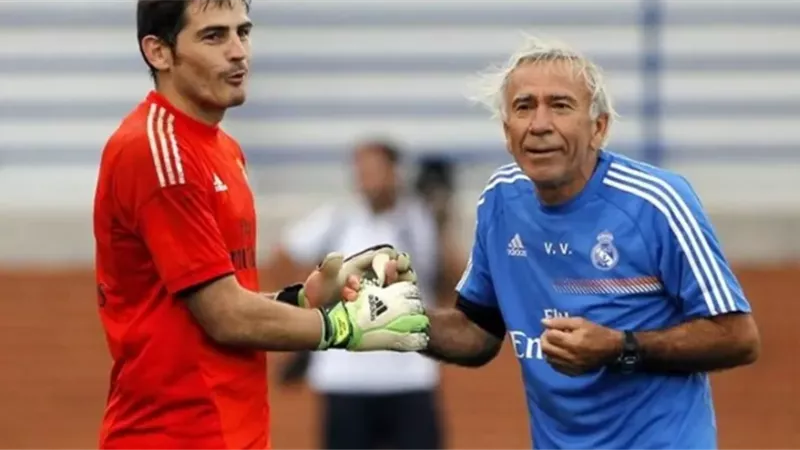 وفاة فيليام فيكي أسطورة نادي ميلان ومدرب ريال مدريد السابق