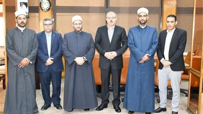 رئيس جامعة القناة يستقبل وفد الدعوة والإعلام الدينى بمجمع البحوث الإسلامية..صور