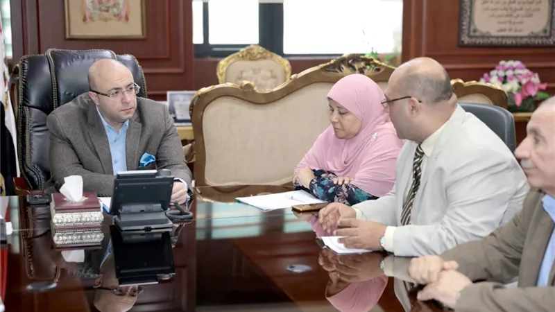 محافظ بني سويف يواصل لقاءاته الجماهيريه