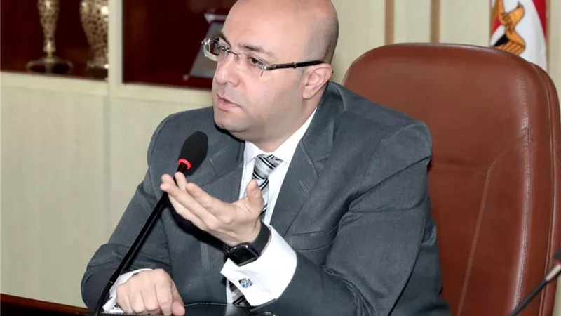 التحقيق في المخالفات والتقصير في العمل بمراكز سمسطا وناصر والواسطى