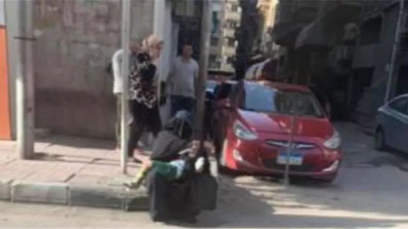 ضبط متسولة بالمنصورة باعت ابنتها الرضيعة بمساعدة سايس بـ 7 الاف جنية
