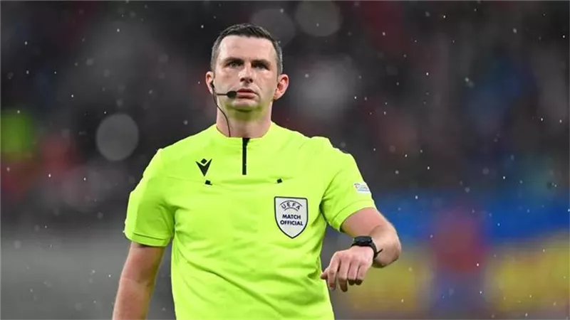 ريال مدريد ضد فرانكفورت.. أرقام مايكل أوليفر حكم مباراة السوبر الأوروبى