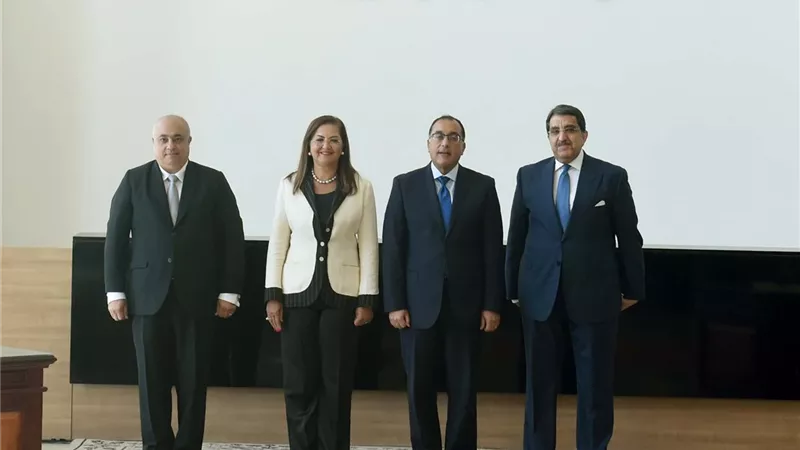 رئيس الوزراء يشهد توقيع بروتوكول بين 