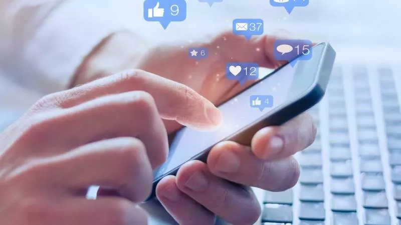 قرار جديد بشأن مشاهير التواصل الاجتماعي واليوتيوبرز فى الاردن
