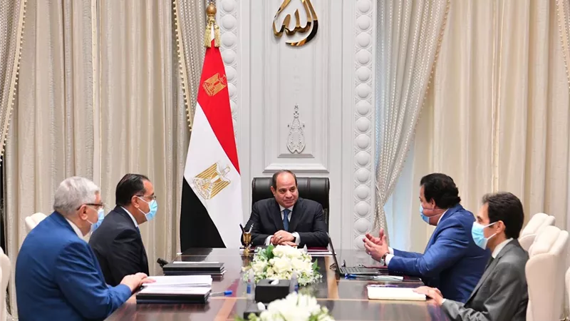 الرئيس السيسي يتابع الموقف التنفيذي لعدد من المبادرات الرئاسية في قطاعي الرعاية الصحية والجامعات