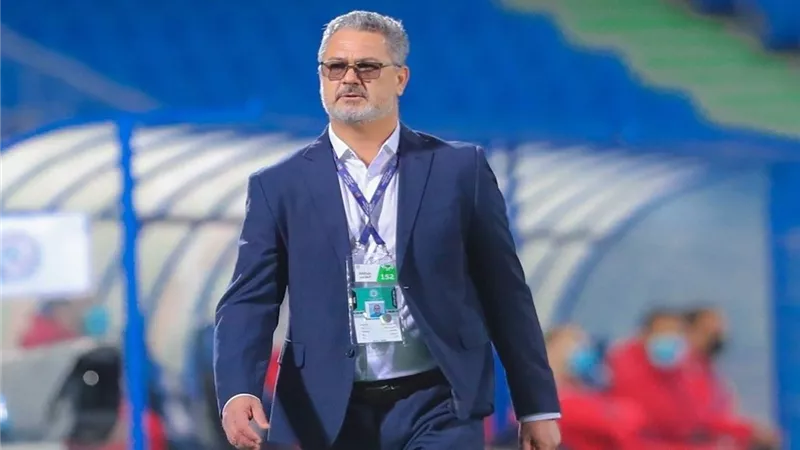 خلال ساعات.. البرزايلى ميكالي يصل القاهرة لقيادة المنتخب الأولمبى