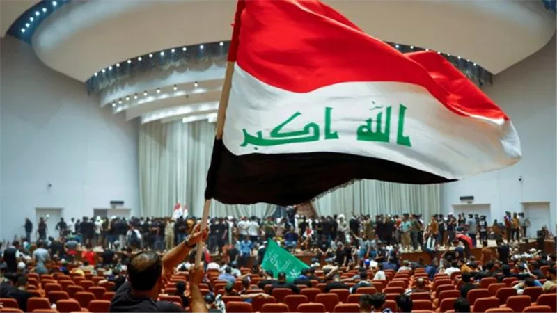 الانقسامات السياسية تضع العراق على شفا الحرب الأهلية