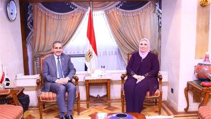 وزيرة التضامن تستقبل محافظ الغربية لبحث سبل الاستفادة من برامج التمكين الاقتصادي