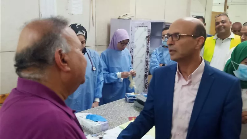 المنشاوى يشيد بمستوى الخدمات الطبية المقدمة بمستشفيات أسيوط الجامعية