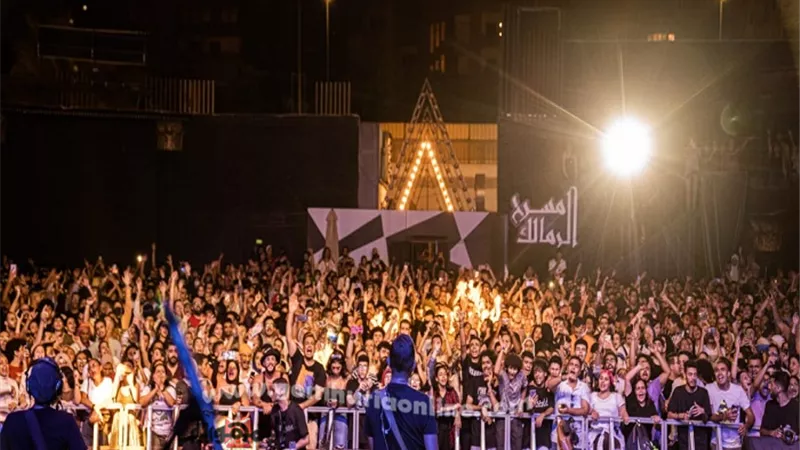 فرقة أوتوستراد الأردنية تحيي حفلا كامل العدد على مسرح الزمالك