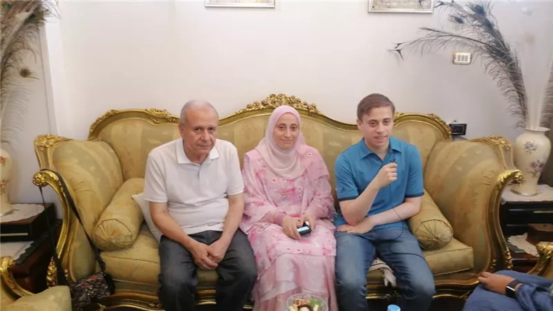 عمر ابن المنوفية أول جمهورية بمدارس المتفوقين اجتاز اختبارات زويل وطموحه دخول إحدى الجامعات البحثية