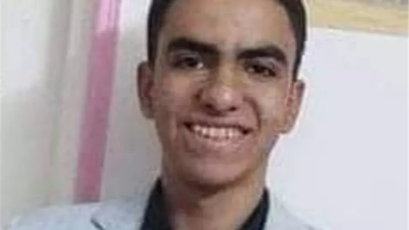 خلال اتصال تليفونى.. محافظ قنا يهنئ الرابع مكرر على مستوى الجمهورية فى الثانوية العامة