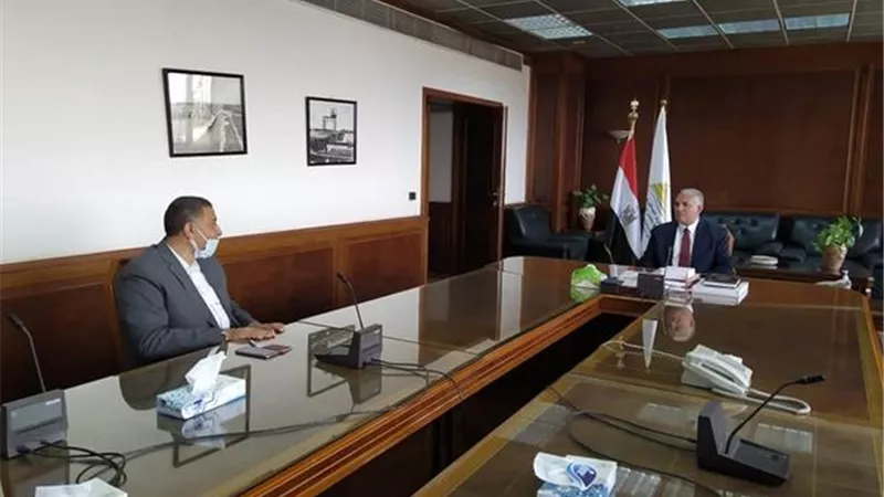 الرى: الإعداد لتنفيذ حملة نظافة كبرى من المخلفات بطول مجرى نهر النيل