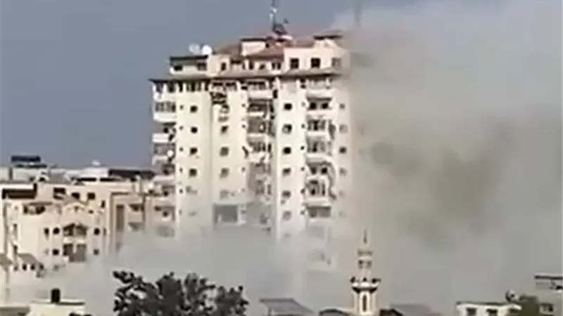 عدوان إسرائيلي جديد علي غزة.. استشهاد وإصابة العشرات