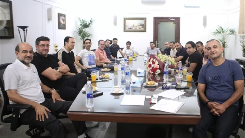 فيتوريا يجتمع بالجهاز الفني لسموحة