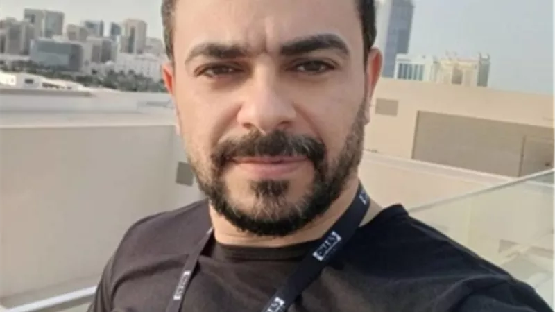 كريم الحسينى يكشف عن تعرض زوجته وابنه لحادث - تفاصيل
