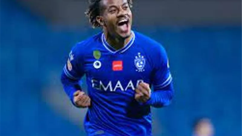 الهلال السعودى يقترب من تجديد عقد كاريلو