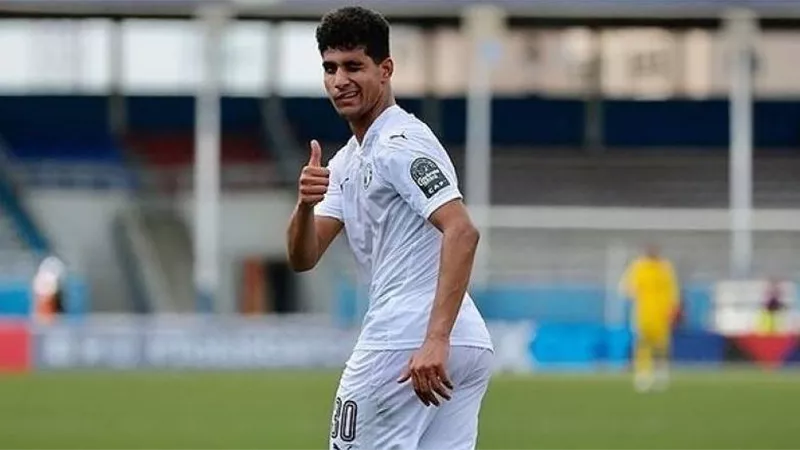 بيراميدز يطلب 5 ملايين يورو للموافقة على رحيل إبراهيم عادل