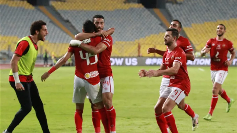 الأهلى يهدد بيراميدز ويفوز بثلاثية على الإتحاد السكندرى