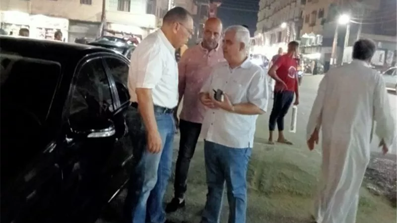 محافظ الشرقية يتفقد شوارع مدينة أبوحماد ويُتابع التزام أصحاب الورش الحرفية بمواعيد الغلق