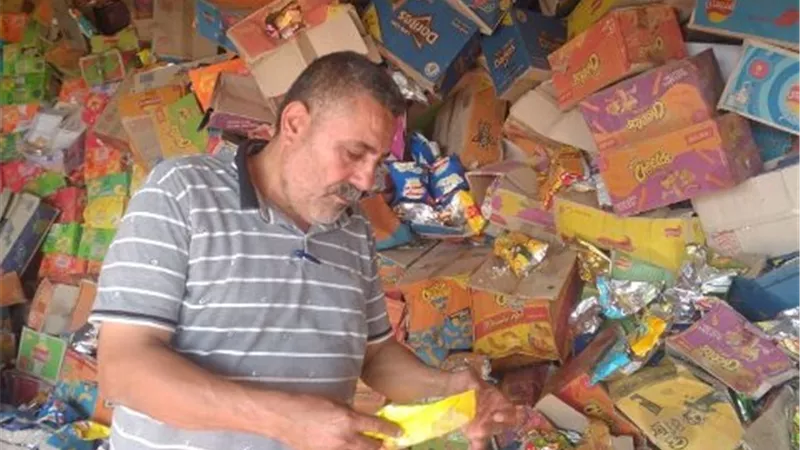ضبط 4400 كرتونة مواد غذائية مجهولة المصدر بالشرقية