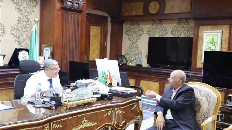 محافظ المنيا يعتمد خطة محو الامية بالمحافظة للعام الحالى