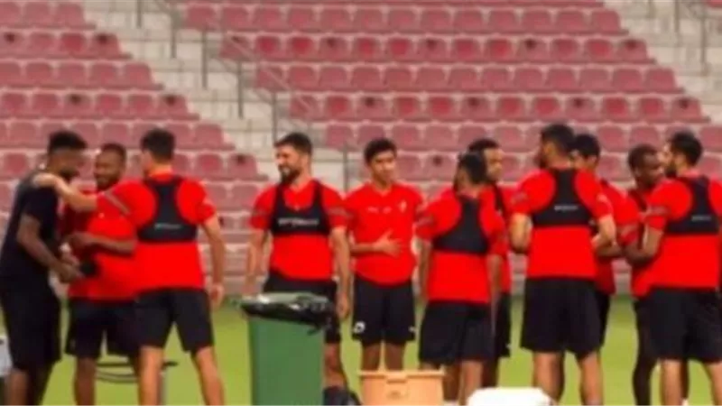 لاعبو العربى القطرى يودعون بوبيندزا بممر شرفى