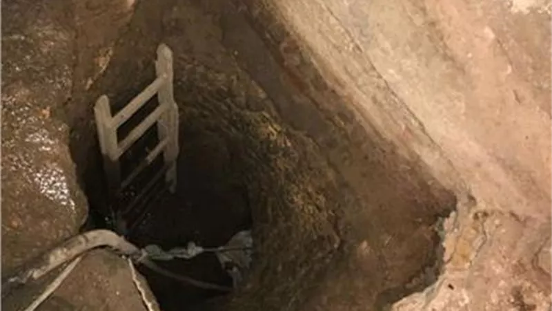 سقوط 3 أشخاص لتقيبهم عن الآثار أسفل منزل ببني سويف