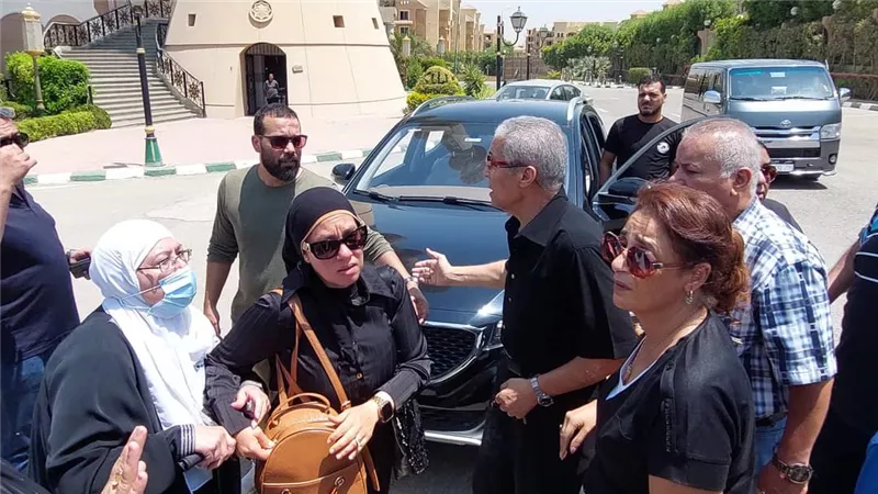 بالصور.. تشييع جثمان الفنانة القديرة رجاء حسين