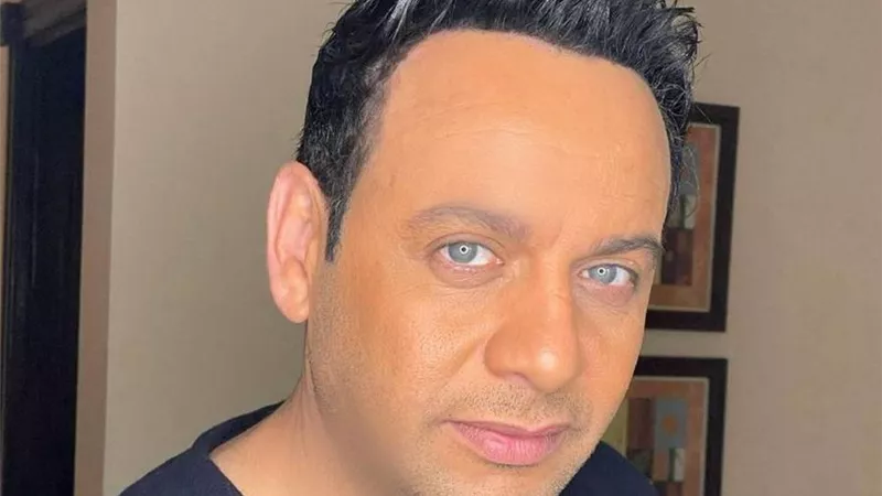 تعويض مصطفى قمر مادياً وأدبياً من صنّاع 