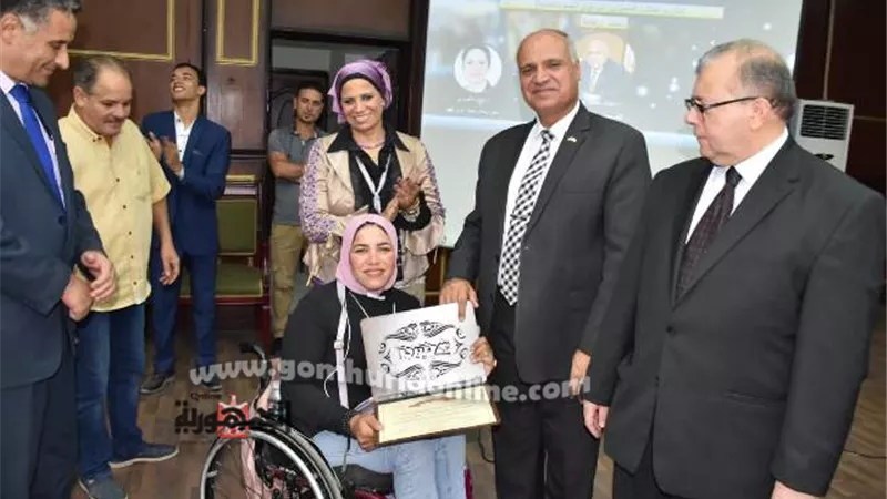 رئيس جامعة السادات يكرم ذوى الهمم أصحاب النماذج المتميزة بالجامعة