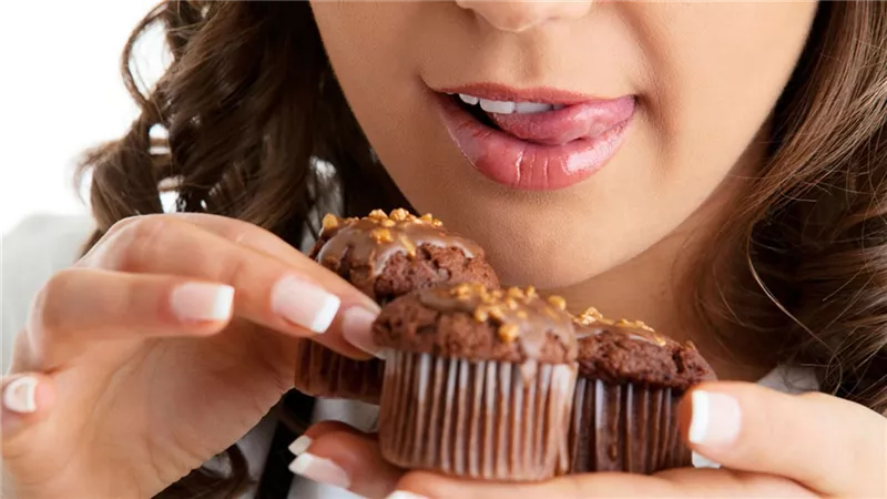 تعرف على كيفية التخلص من عادة تناول الحلويات