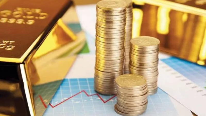 هبوط الدولار وارتفاع الذهب وانخفاض عائد سندات الخزانة الأمريكية وسط موجة التضخم