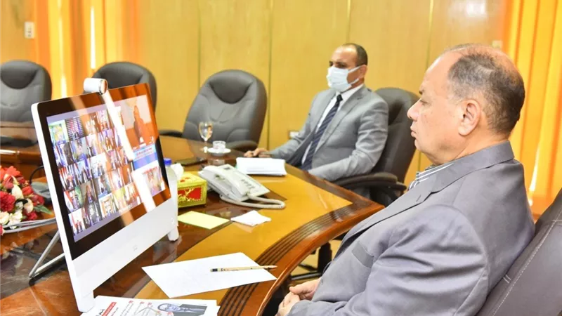 محافظ أسيوط يشارك في اجتماع رئيس الوزراء بالمحافظين عبر الفيديو كونفرانس