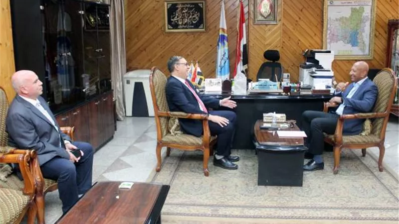 نائب رئيس الشركة القابضة يتفقد محطتى مياه الجلاء والصرف الصحى ببلتاج بالغربية