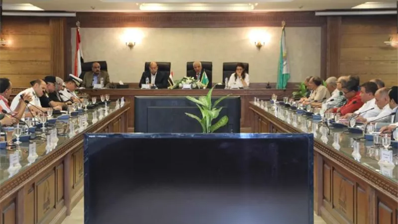 محافظ الجيزة يشدد علي اتخاذ إجراءات عاجلة لترشيد إستهلاك الكهرباء