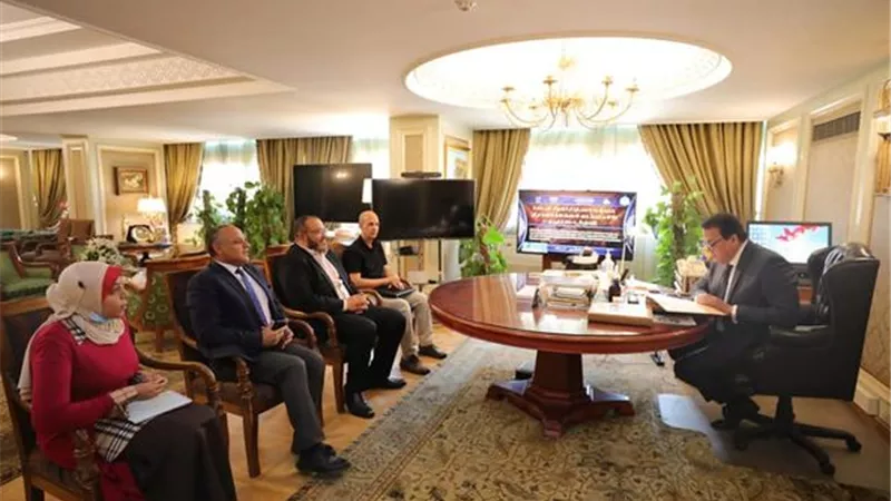 وزير التعليم العالي يبحث التعاون العلمي والبحثي مع ممثل جامعة أريزونا الأمريكية